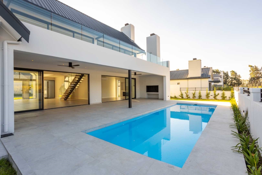 5 Bedroom Property for Sale in Val De Vie Estate Western Cape